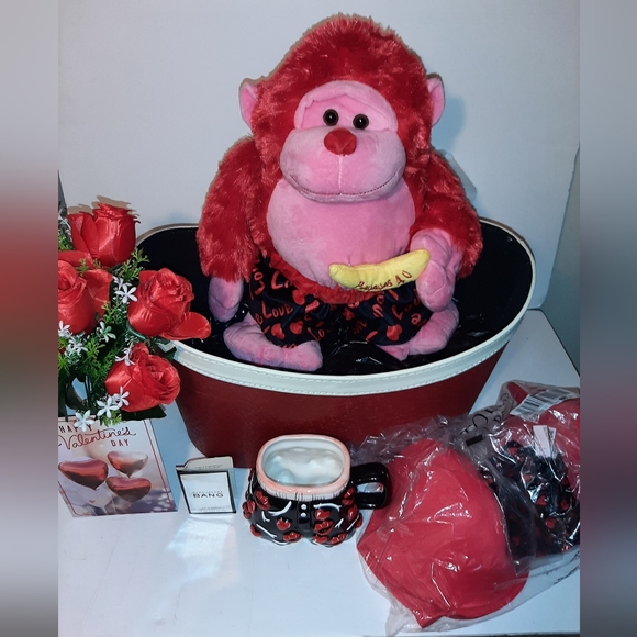 Pink Monkey and Panties V-Day gift set - Picture 8 of 9